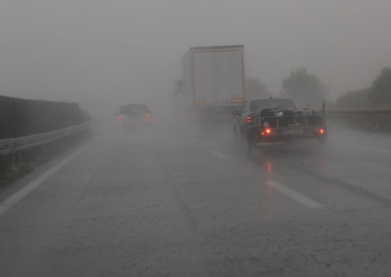 FOTO Ovako je izgledala zagrebačka obilaznica tijekom jake kiše