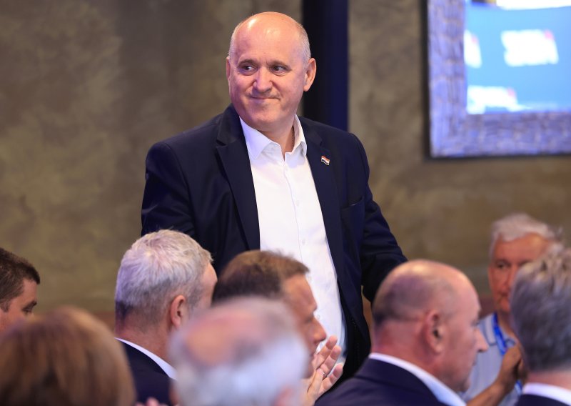 Završena rekonstrukcija luke na Lastovu: 'Svaki euro uložen u otoke se stostruko vraća'