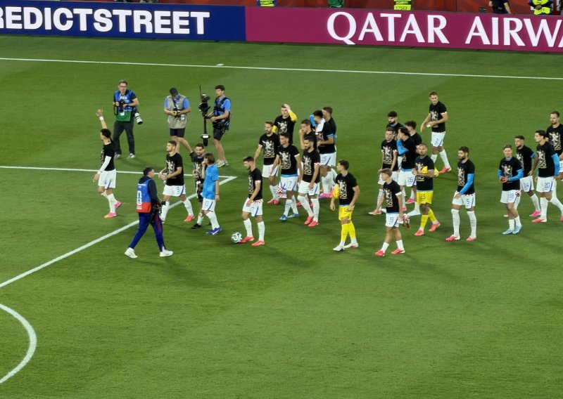 Pogledajte što su Vatreni napravili za Modrića nakon povijesnog jubileja