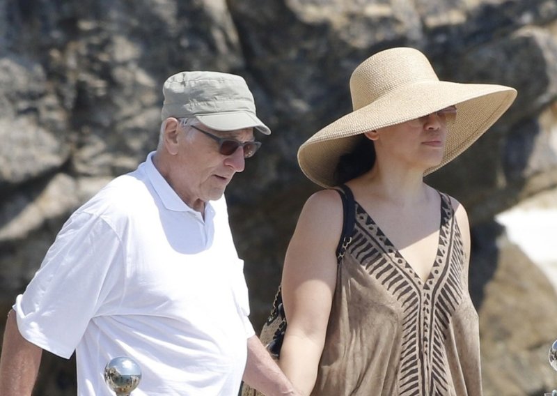 Robert De Niro uživa s 36 godina mlađom Tiffany: Fotke otkrile gdje provode odmor