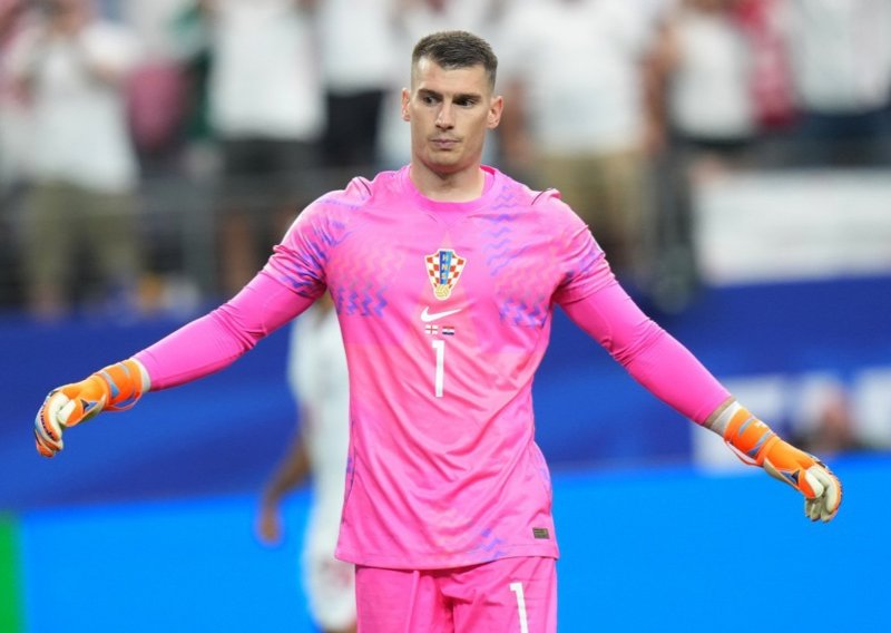 Dok je Hrvatska slavila pobjedu, Dominik Livaković je saznao lošu vijest