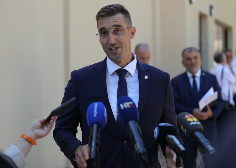 HDZ odgovorio Hajdašu Dončiću: Vinkovci nisu plodno tlo za nametanje iskrivljene slike društva