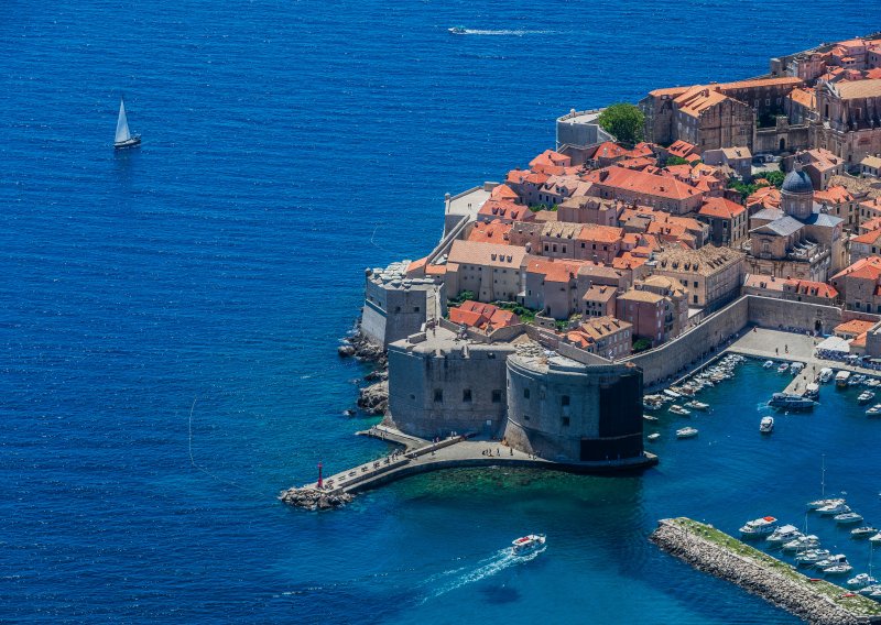 Restoran u Dubrovniku na sedam dana ostao bez javne površine, oglasili se iz grada