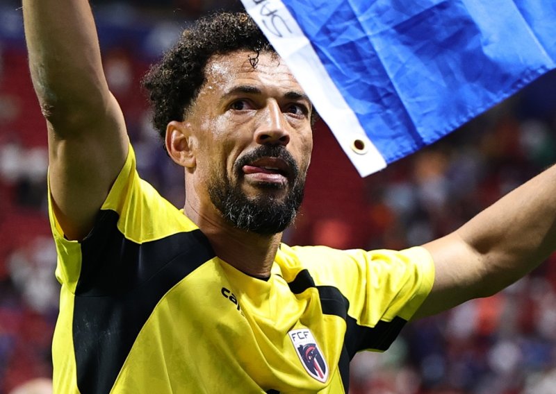 Obranama oduševio svijet, a u 40. godini radi transfer karijere