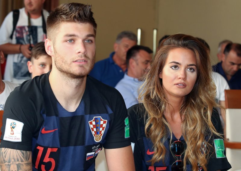 Podrška s tribina: Adriana Ćaleta-Car pokazala kako su sinovi navijali i slavili s Vatrenima
