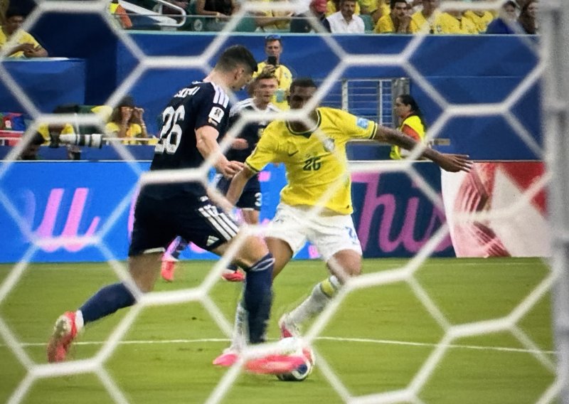 Dinamov stoper nevjerojatno kiksao i poklonio gol Brazilu