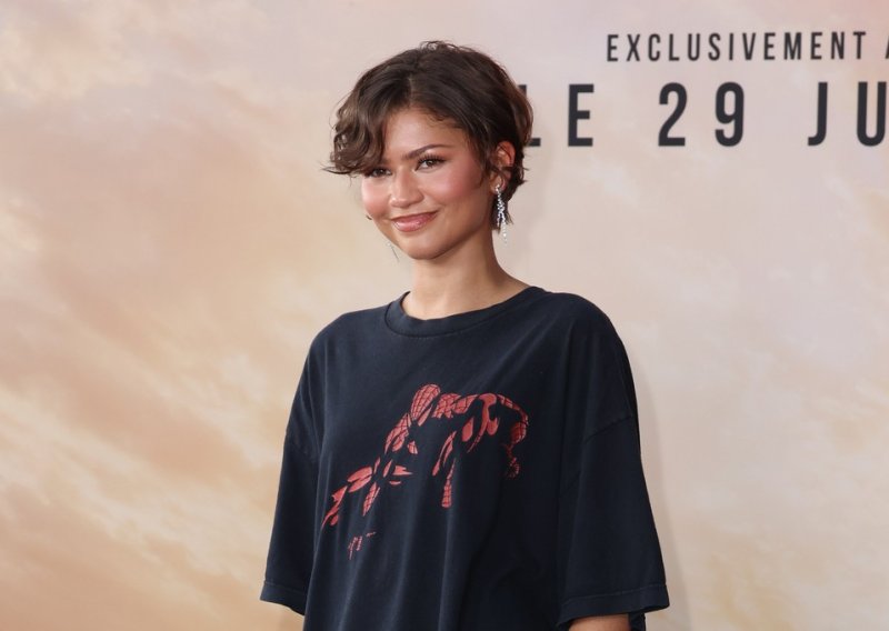 Ovo crveni tepih još nije vidio: Zendaya običnu majicu pretvorila u stajling koji svi žele vidjeti