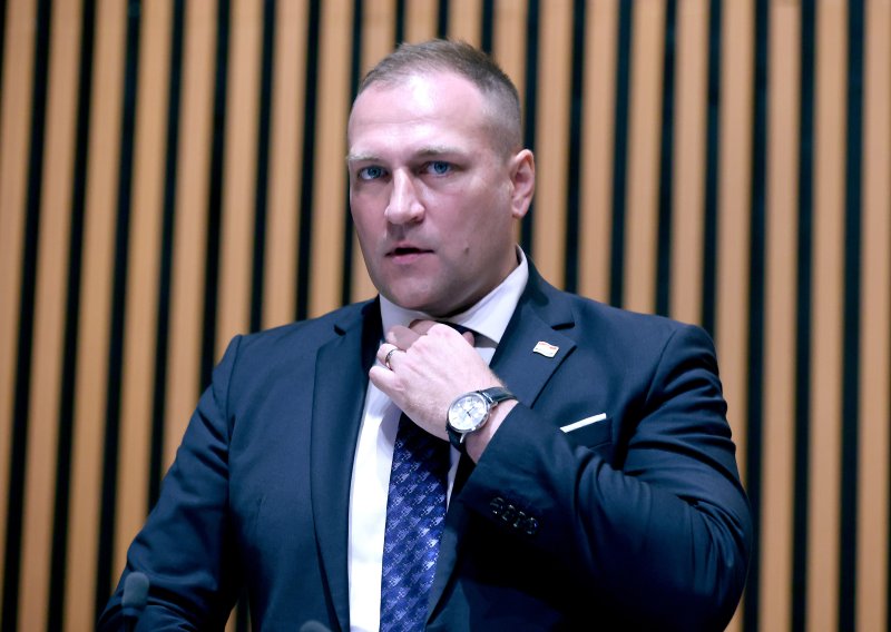 Ministar brani Zakon o lovstvu, oporba tvrdi da je riječ o 'školskom prebacivanju odgovornosti'