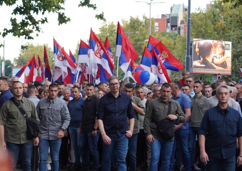 Centar Beograda blokiran zbog skupa Vučićevih pristaša