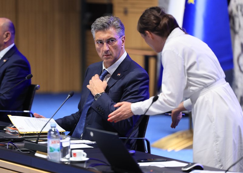 Vlada produljila mjere za stradale u potresu: Računi za struju, grijanje i HRT otpisani do kraja godine