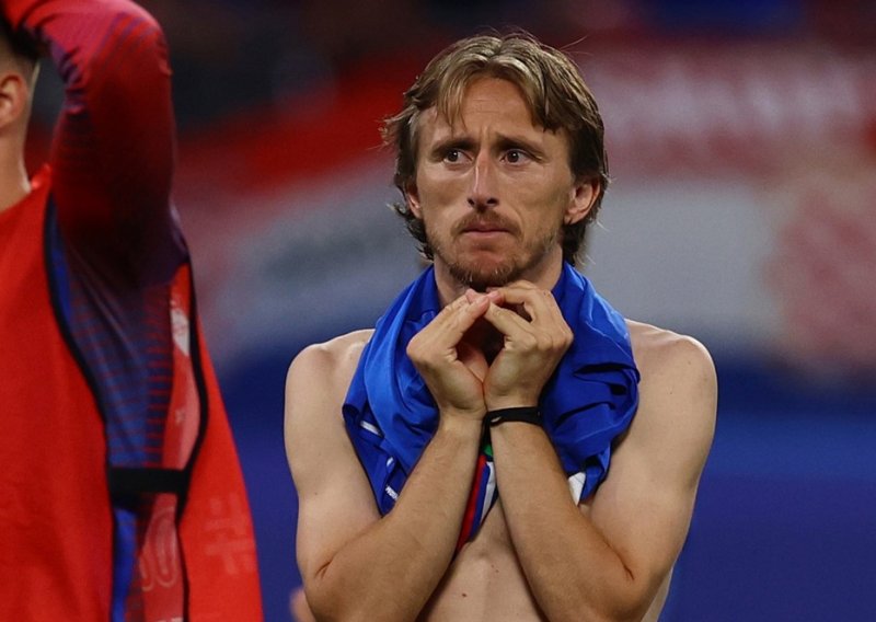 Pogledajte zašto je Luka Modrić zaplakao, suze nije skrivao ni izbornik Dalić