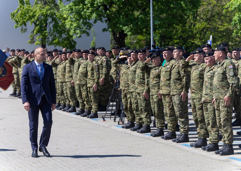Anušić šalje vojsku u Pariz: 'Ne vidim nijedan suvisli razlog zbog kojeg bi Milanović to zabranio'