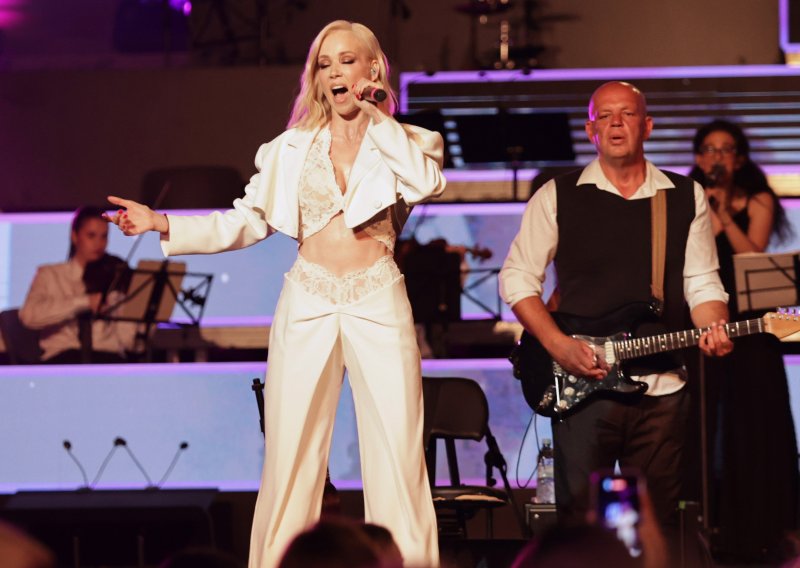 Jelena Rozga pogodila veliki trend, ali na način koji privlači poglede