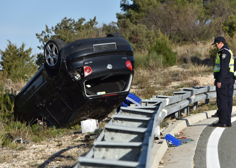 Vozila bez vozačke dozvole pa teško stradala u prevrtanju na autocesti A1