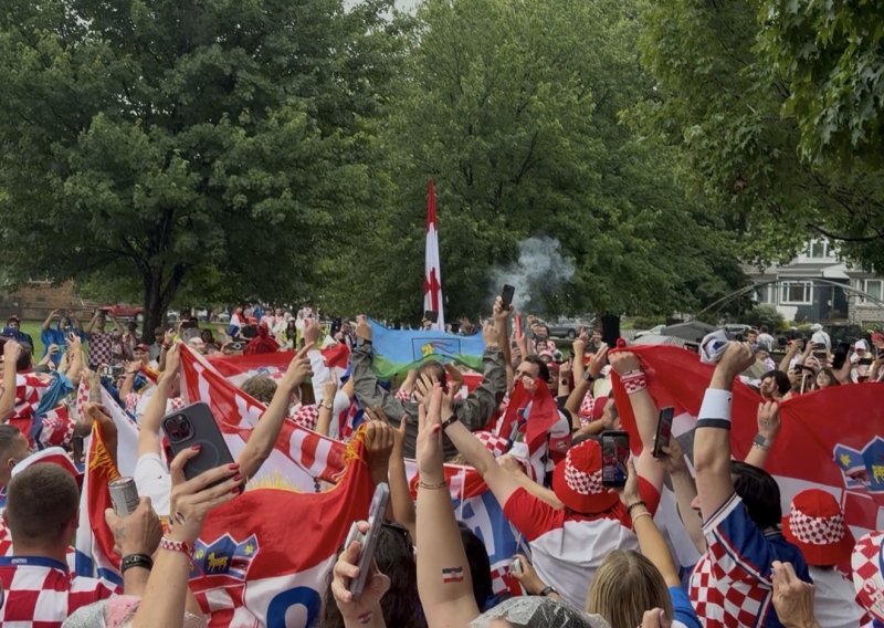 Pljusak, natopljeni dresovi i more hrvatskih navijača: Pogledajte lude scene iz Philadelphije