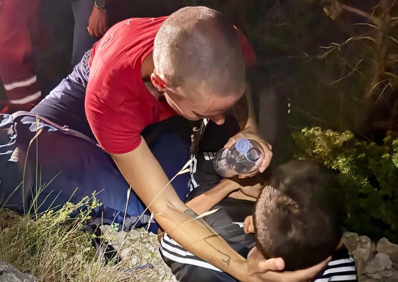 HGSS spasio mladi par na Biokovu: 'Dok je Hrvatska igrala svoju utakmicu, mi smo igrali jednu drugu'