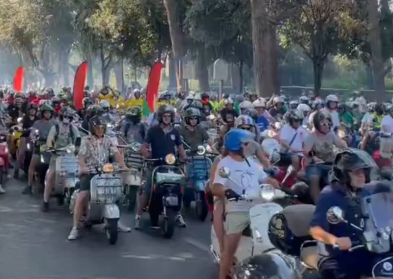 Nevjerojatne scene: Više od 25.000 Vespi stiglo u Rim na proslavu 80. rođendana legendarnog motocikla