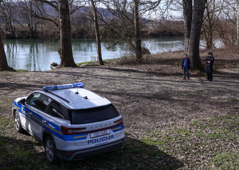 Otkriveno što je u misterioznim bačvama bačenim kod Karlovca: 'Dio je bio otvoren, odmah smo reagirali'