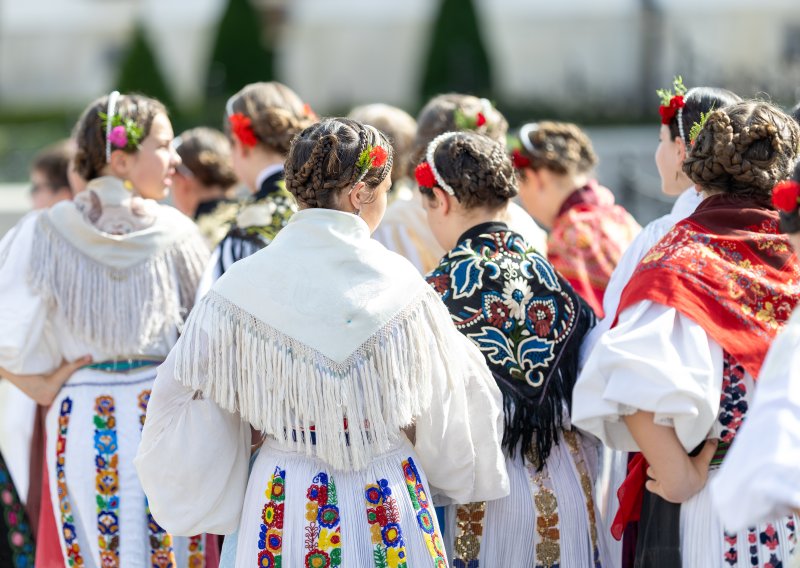 Središtem Đakova prošli Mali vezovi