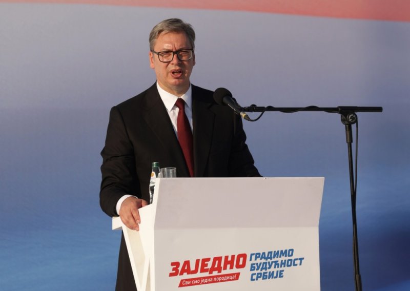 Studenti iz Kraljeva poslali poruku Vučiću: 'Bliži vam se kraj'