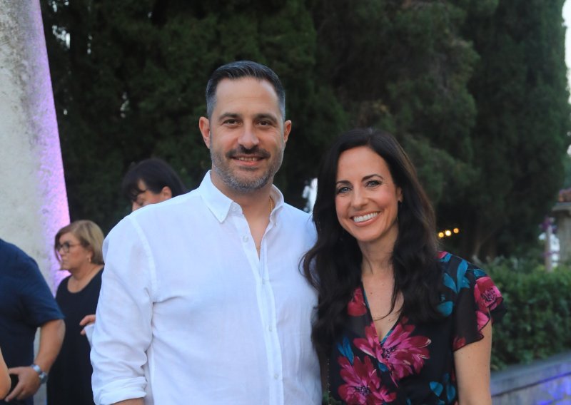 Lijepa supruga ministra Glavine blistala na festivalu: Zbog ljubavi je Kaliforniju zamijenila Klisom