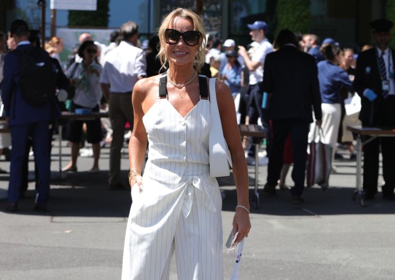 Ljetna verzija poslovne elegancije: Slavna plavuša oduševila na Wimbledonu