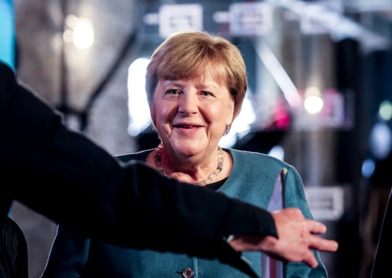 Merkel dobiva svoj portret: 'Neobično je kada polako postajete dio povijesti'