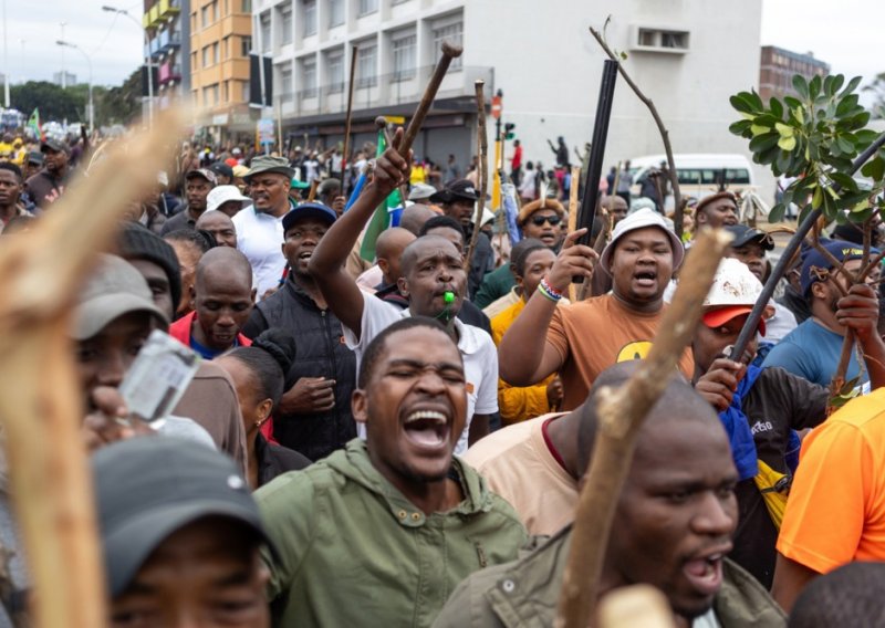 Val protuimigrantskih marševa zahvatio Južnu Afriku: Prosvjednici marširaju, migranti se skrivaju