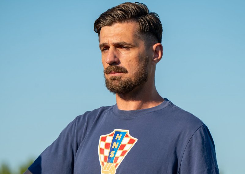 Slovenci poludjeli zbog Hrvata! Na prvi trening stigao u majici HNS-a i izazvao totalni kaos