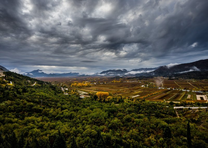 Meteorolog objasnio: Zašto oluje nad Dinaridima i Bosnom idu 'unazad'?