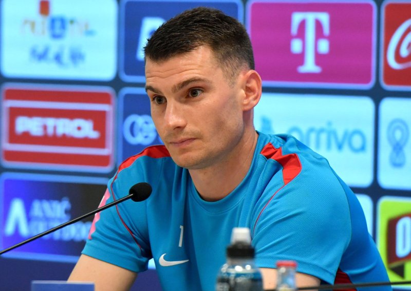 Dominik Livaković uputio poruku koja slama srce: 'Dečki, ja sam uz vas'