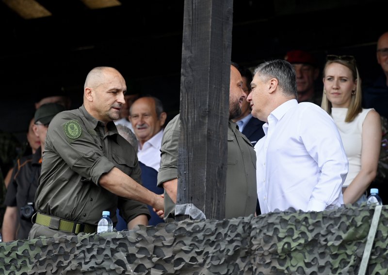 Krenula vojna vježba: Pogledajte kako je zgledao susret Milanovića, Anušića i Kundida u Slunju