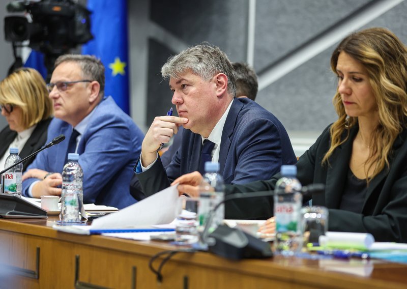 Dvoje kandidata u utrci za čelno mjesto Povjerenstva za fiskalnu politiku