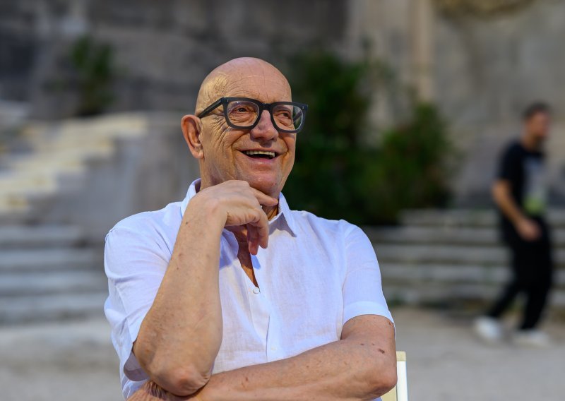 'Bog više ne postoji. Intelektualci su se udomaćili u bankarskom sustavu i novac je postao jedini Bog'