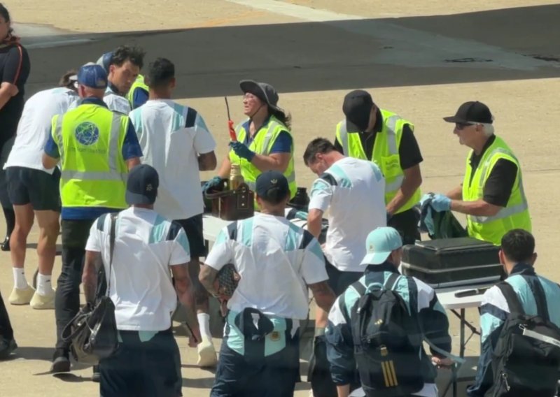 Messi ovo nije doživio godinama: Njegova reakcija na aerodromu odmah je postala viralna