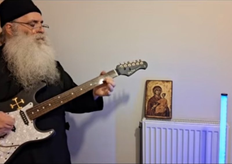 Bizantski napjevi, dubstep i 'đavolja' gitara: Nevjerojatna priča o ocu Tabakisu, novoj zvijezdi globalnog undergrounda