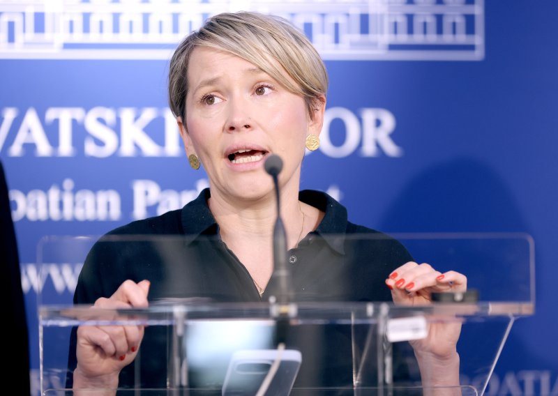 Sabor odbio prijedlog Možemo, padale optužbe: 'Da li ste bili u Medikolu na pregledu?'