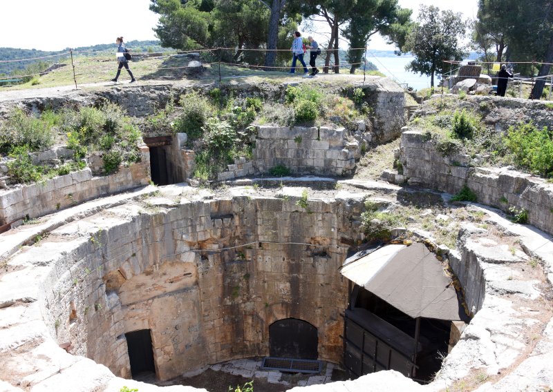 Urušio se krov bunkera u Istri: Četvero stranaca završilo u bolnici