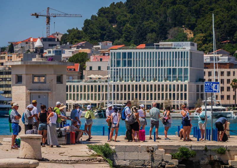 U splitskim lukama za vikend se očekuje 116.000 putnika: 'Spremni smo'