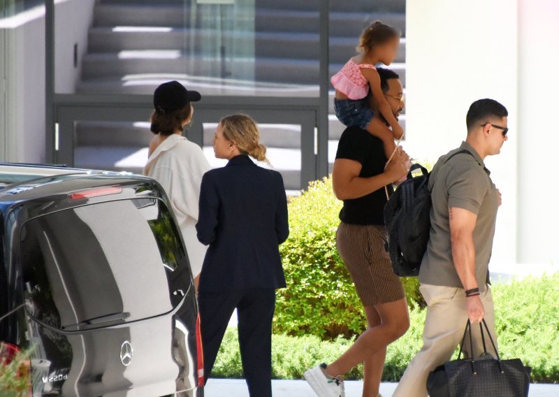 John Legend stigao u Pulu, društvo mu pravi cijela obitelj: Ovako se provode