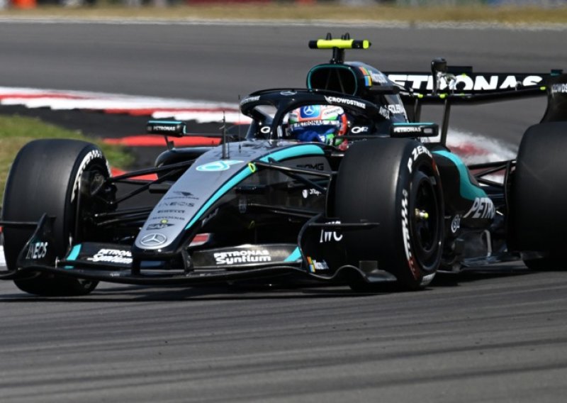 Nevjerojatni Antonelli opet oduševio. Mladi Talijan pokorio Silverstone i slavio u sprintu
