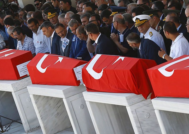Turski premijer popisao uhićene zbog puča, brojka - zastrašujuća