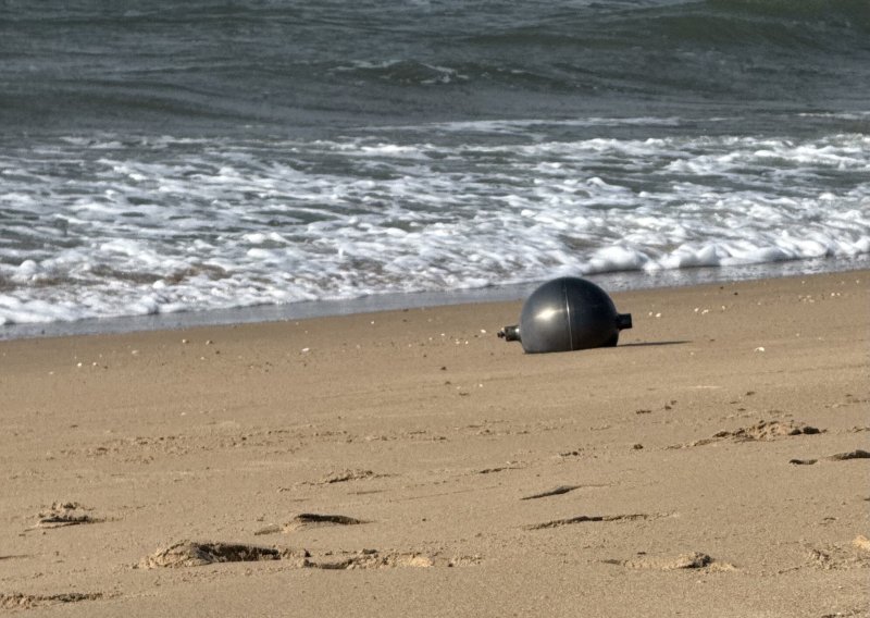 Tajanstvene metalne kugle isplivale na australske plaže: Stručnjaci pozvali na oprez