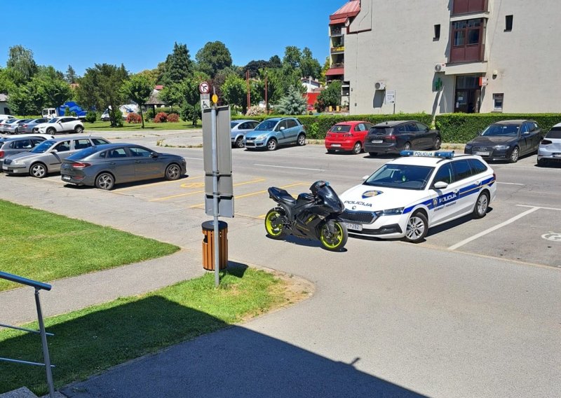 Glupost ili prkos? Bježao policiji, a sutradan motor parkirao pred postajom