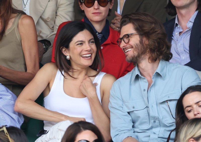 Andrew Garfield i Monica Barbaro ukrali pažnju poljupcima na Wimbledonu