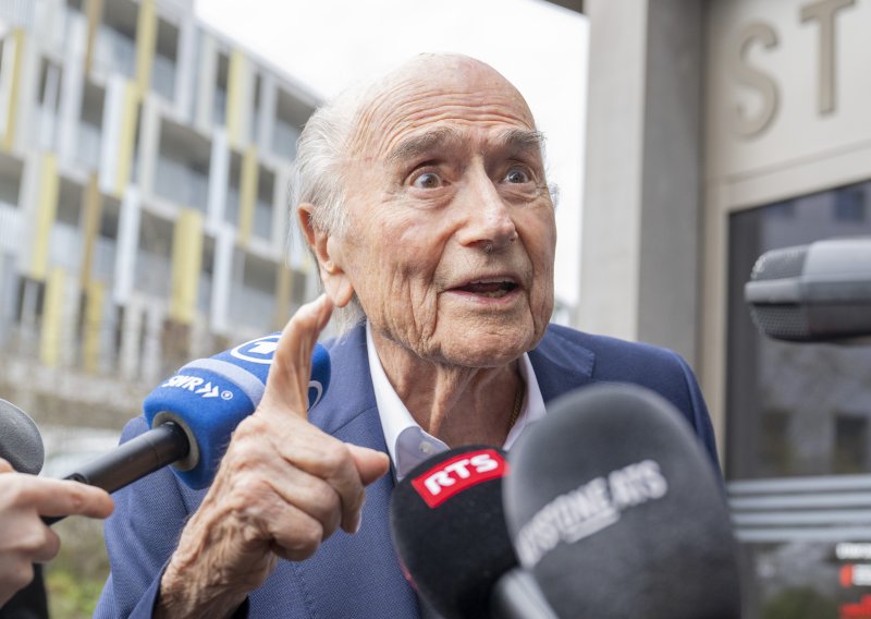 Oglasio se i Sepp Blatter zbog slučaja Balogun: 'Kamo ideš, FIFA?'