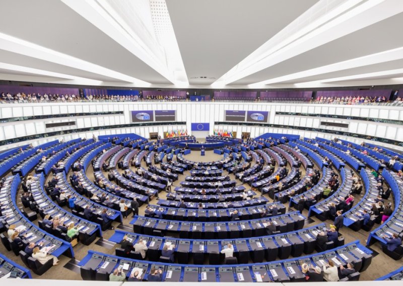 Zašto Europa kaska za SAD-om? Tehnološki divovi zbog propisa drže europsko tržište na čekanju