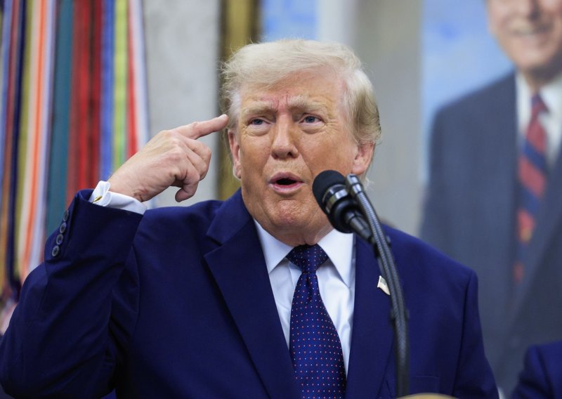 Trump progovorio o crvenom kartonu i priznao: 'Da, zvao sam FIFA-u!'