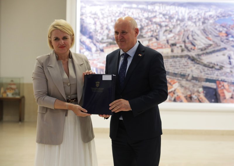 Bačić podijelio ugovore za zelenu infrastrukturu u Rijeci i Kastvu: U igri sedam milijuna eura