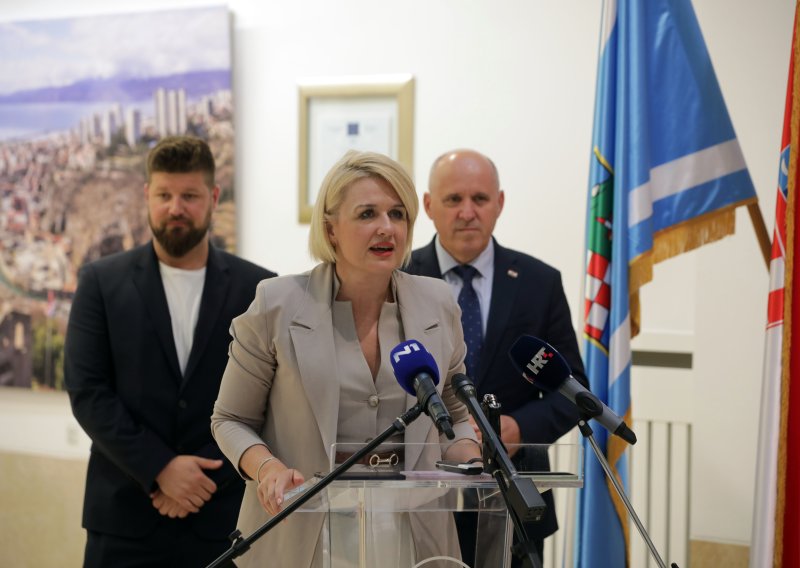 Riječka gradonačelnica o zaključanoj plaži hotela: 'Imaju pravo zagraditi, ali ne zaključati plažu'